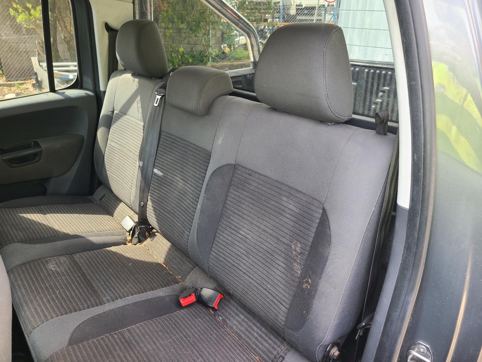 View Volkswagen Amarok 2012  