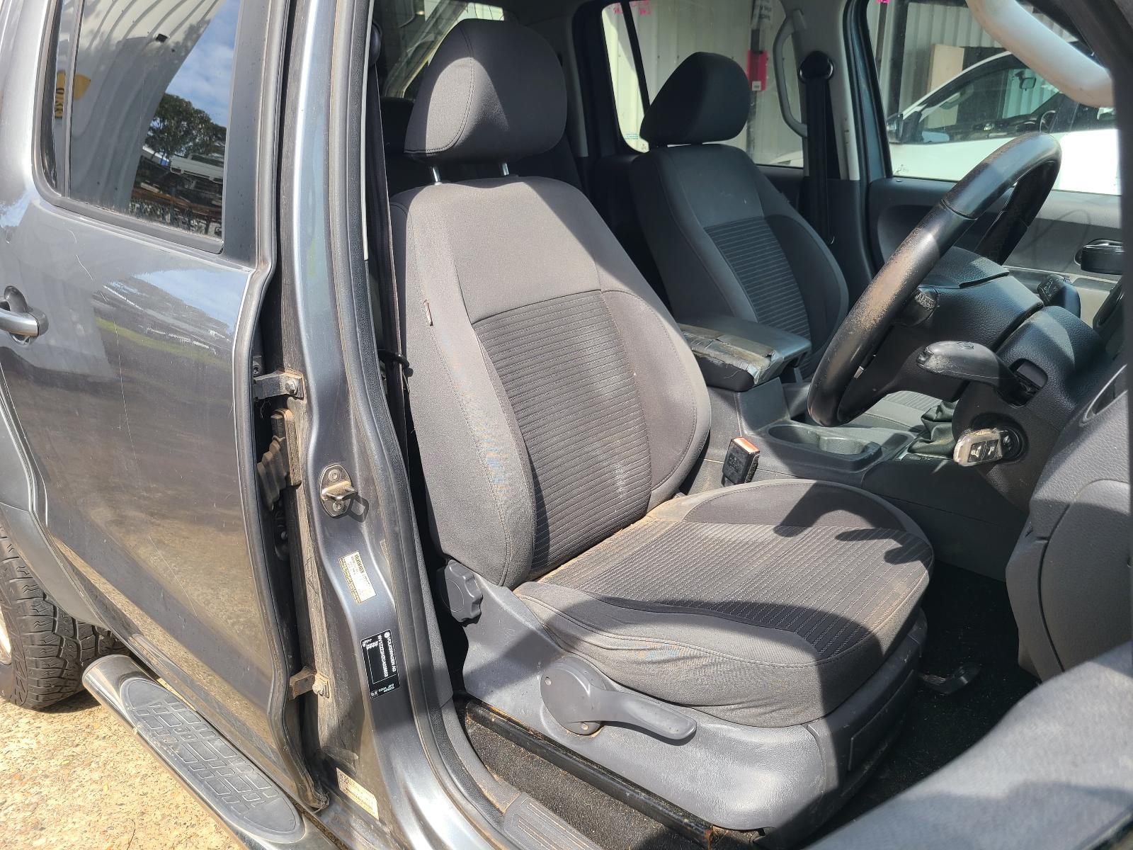 View Volkswagen Amarok 2012  