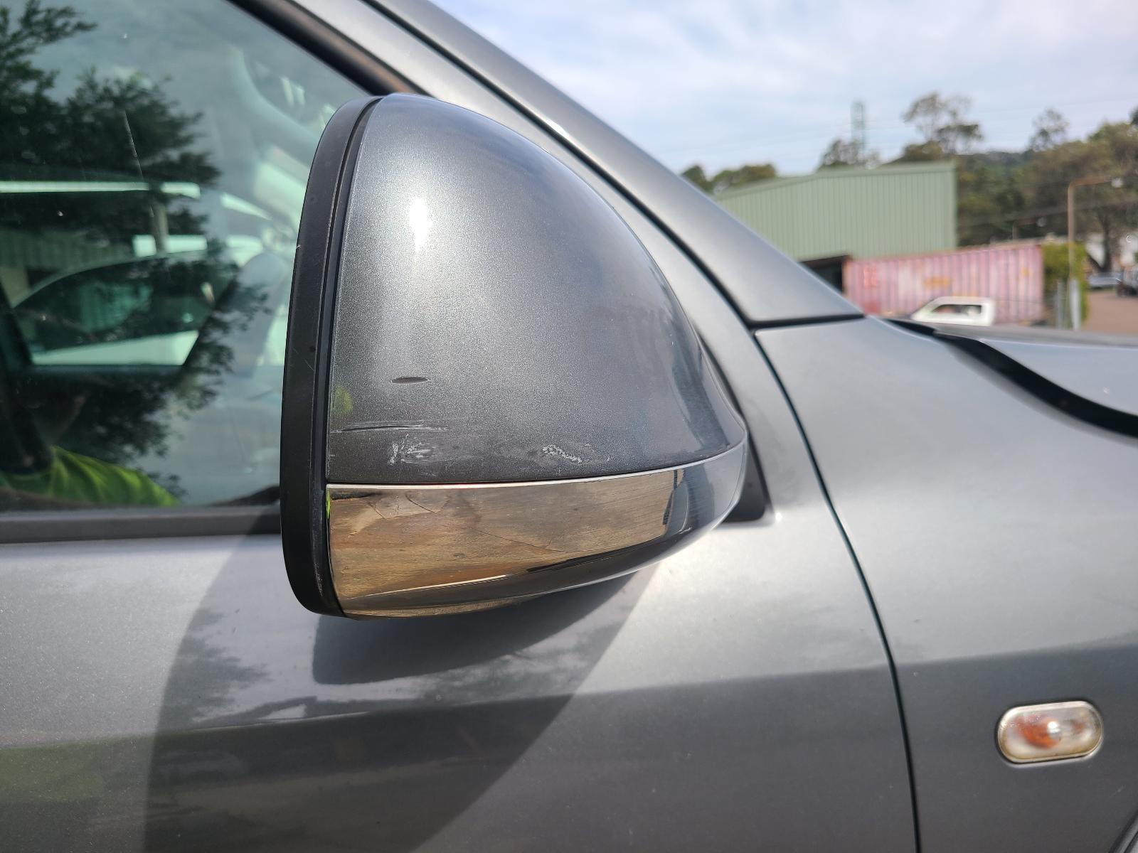 View Volkswagen Amarok 2012  
