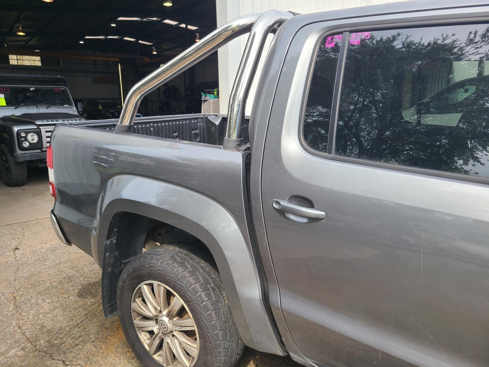 View Volkswagen Amarok 2012  