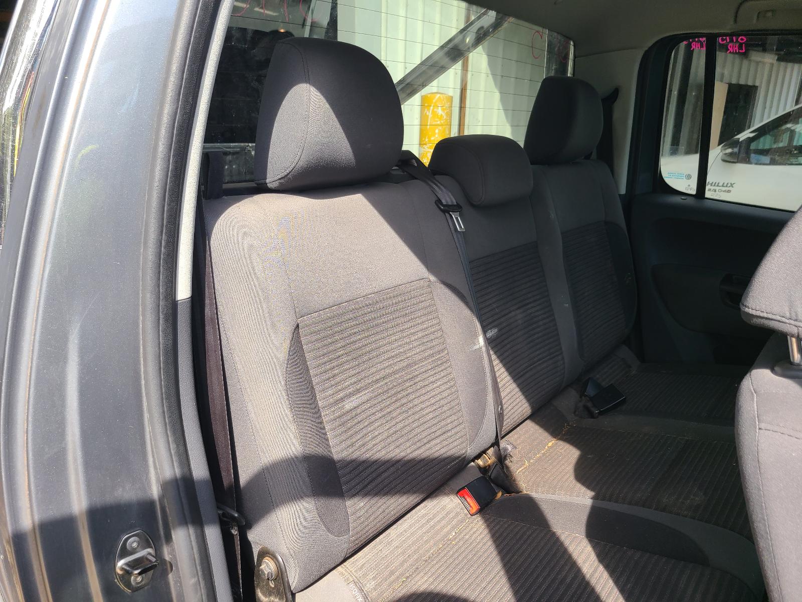 View Volkswagen Amarok 2012  