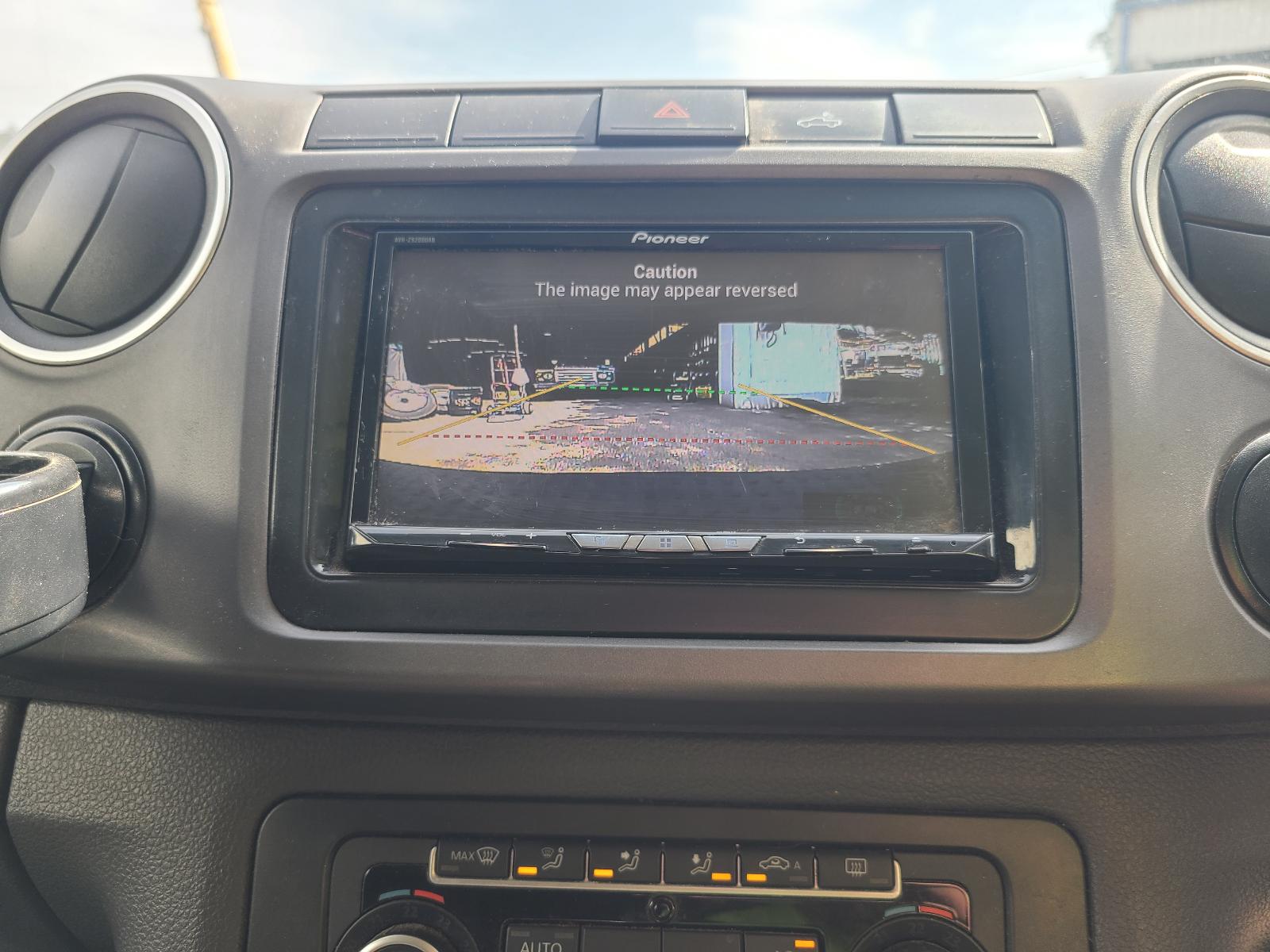 View Volkswagen Amarok 2012  