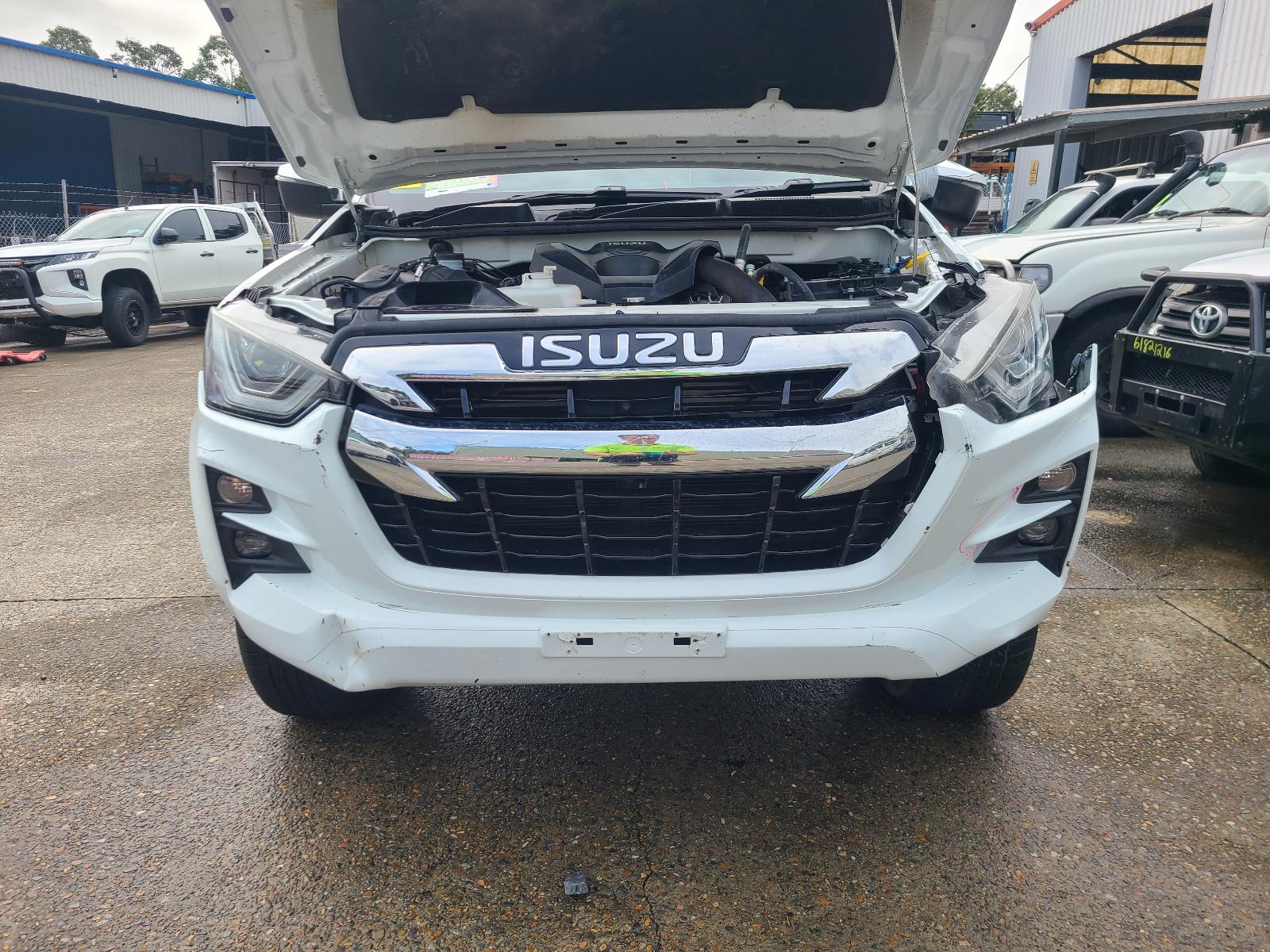 View Auto part Reverse Camera Isuzu Dmax 2022