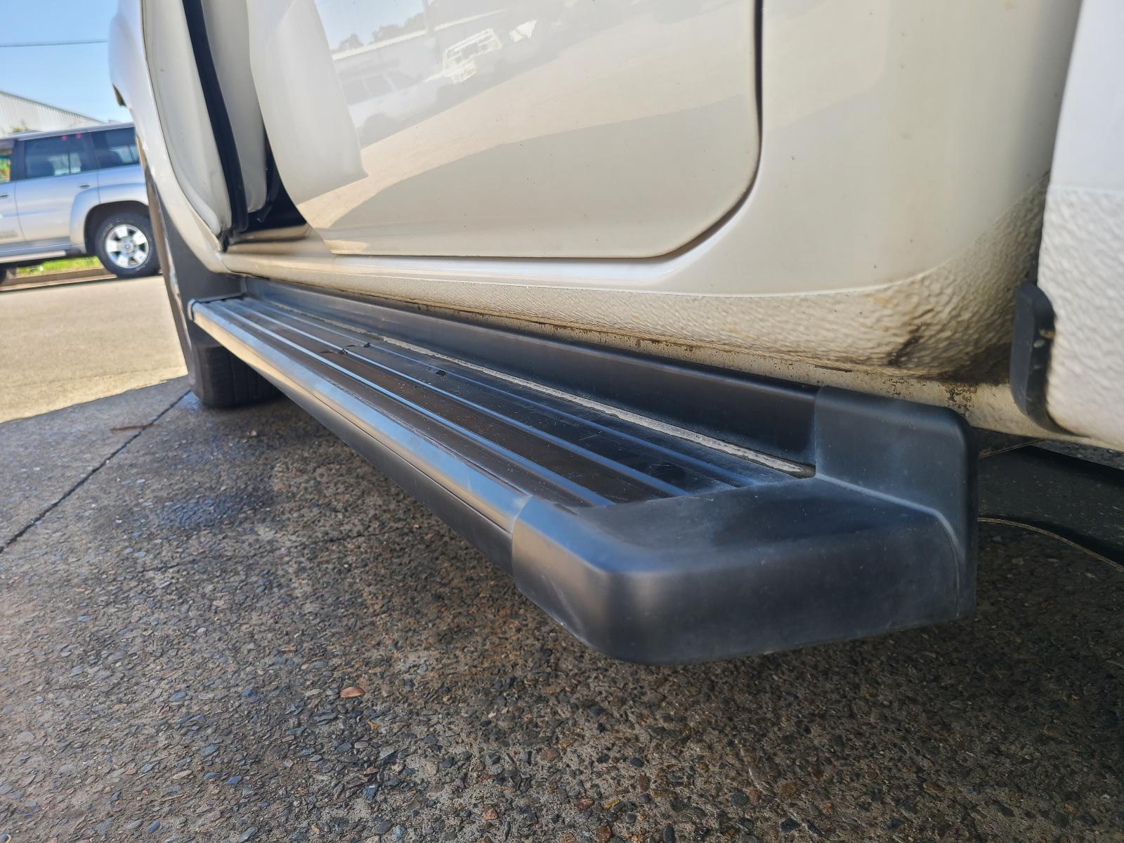 View Nissan Navara 2021 4 Door Utility