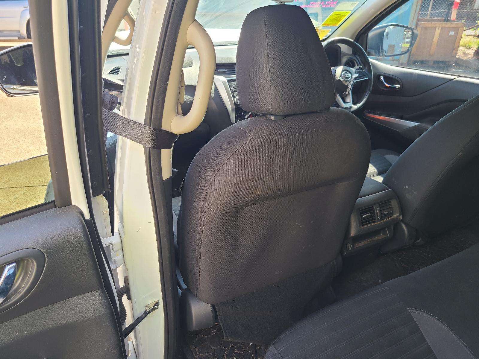 View Nissan Navara 2021 4 Door Utility