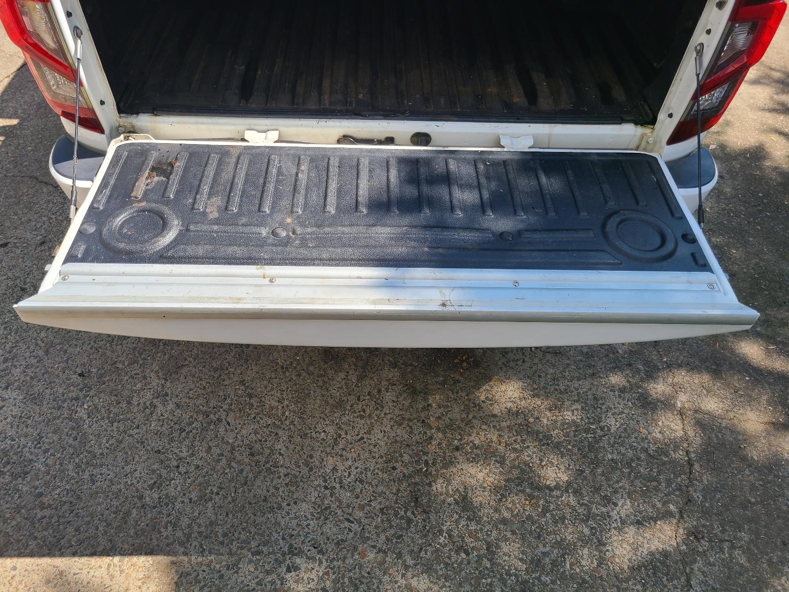 View Nissan Navara 2021 4 Door Utility