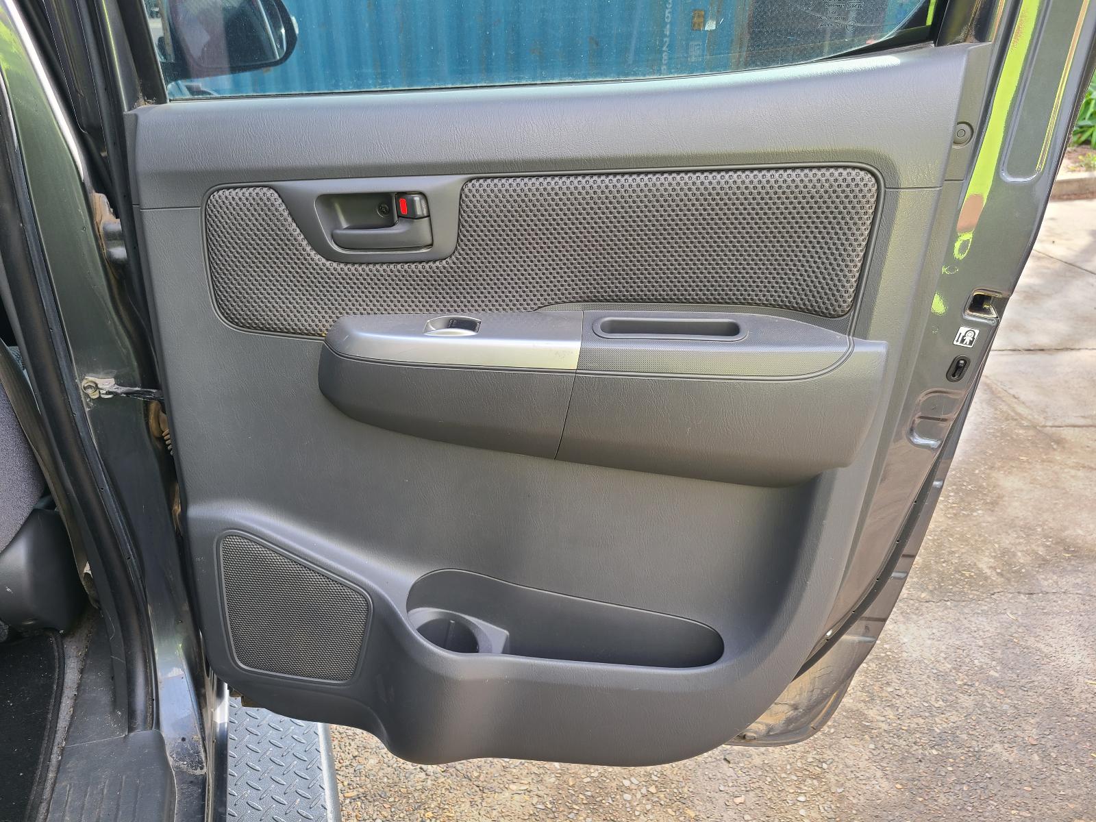 View Toyota Hilux 2013  