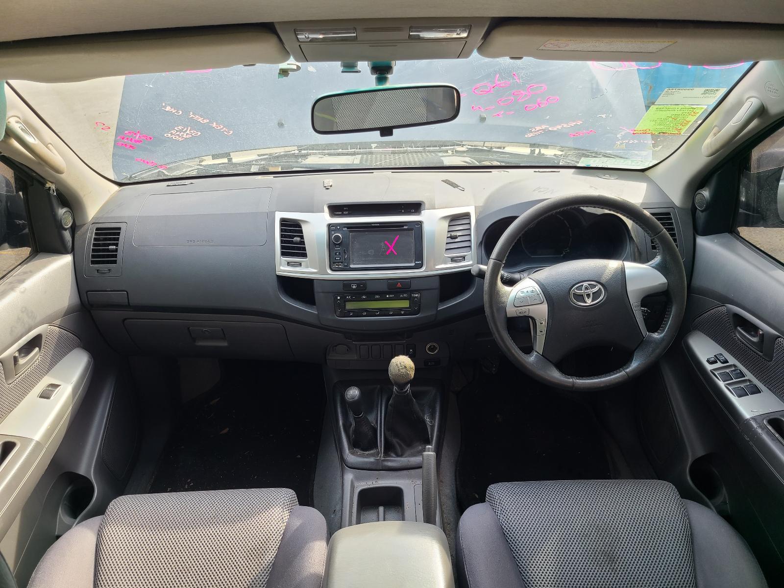 View Toyota Hilux 2013  