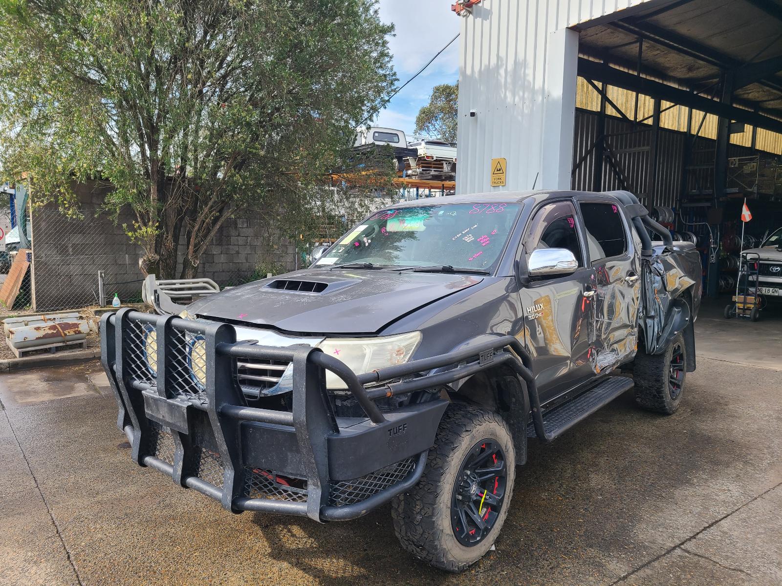 View Toyota Hilux 2013  