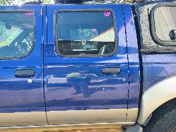 View Nissan Navara 2004 4 Door Utility