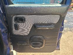 View Nissan Navara 2004 4 Door Utility