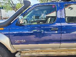 View Nissan Navara 2004 4 Door Utility