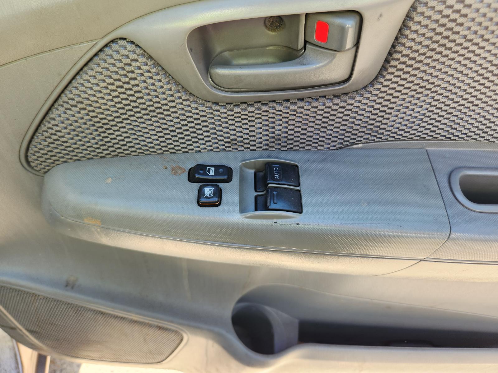 View Toyota Hilux 2007 2 Door Pickup