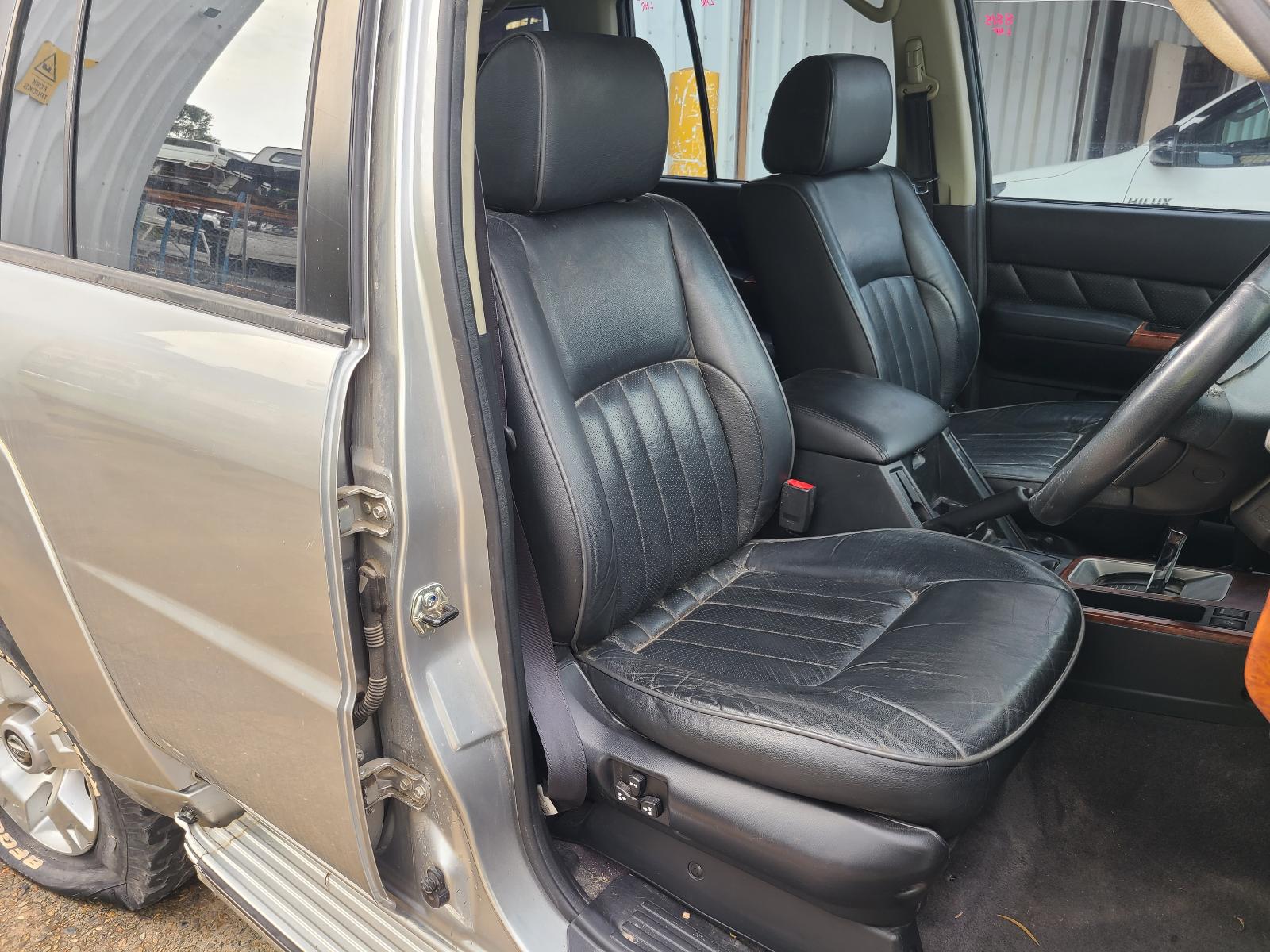 View Nissan Patrol 2011 4 Door Station Wagon