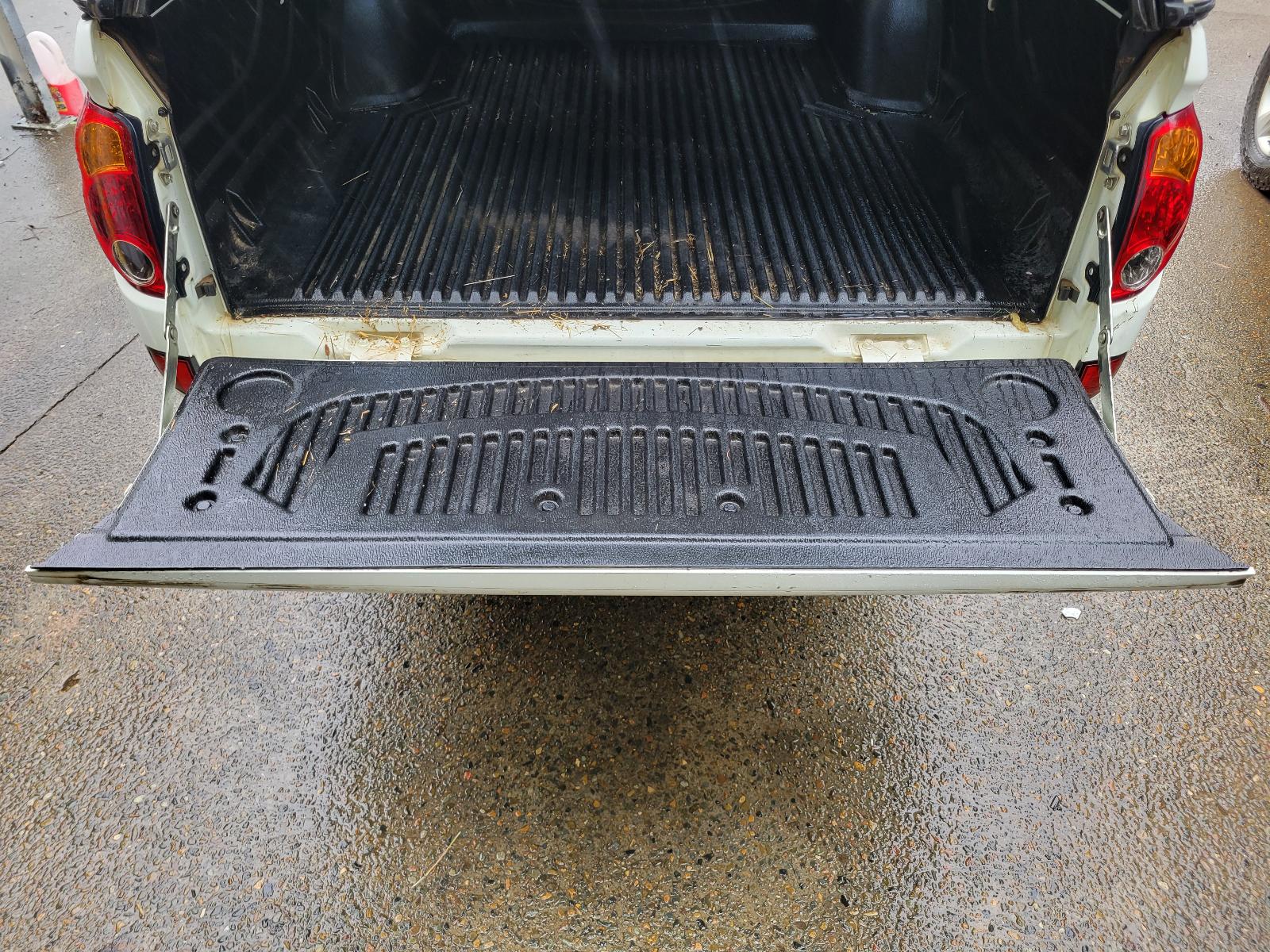 View Mitsubishi Triton 2013 4 Door Utility