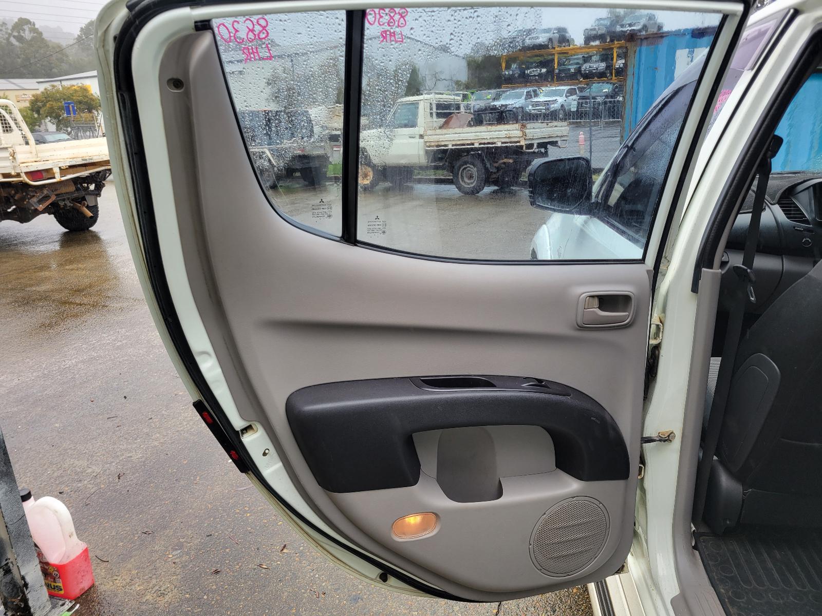 View Mitsubishi Triton 2013 4 Door Utility