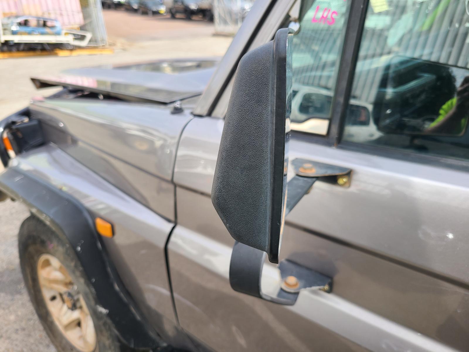 View Toyota Landcruiser 2002  