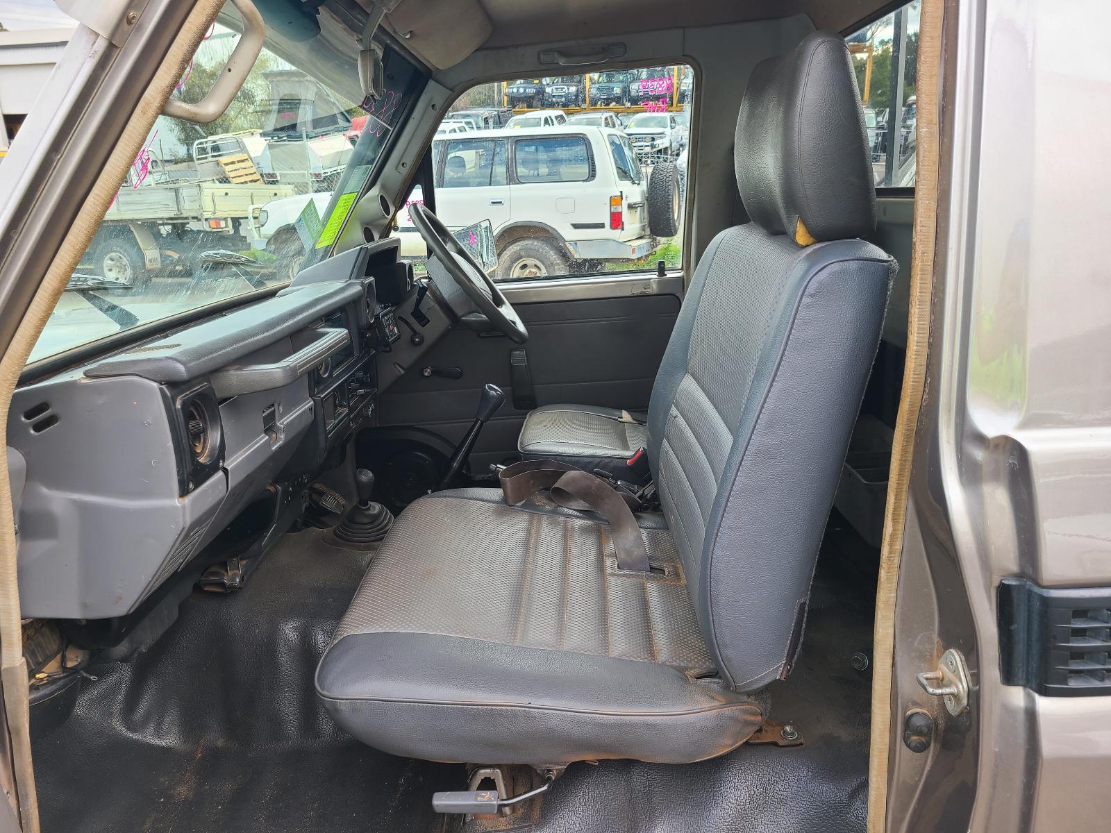 View Toyota Landcruiser 2002  