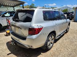 View Toyota Kluger 2010 4 Door Station Wagon
