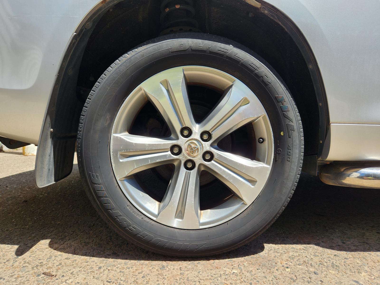 Toyota Kluger 2010 4 Door Station Wagon View Toyota Kluger 2010 4 Door Station Wagon