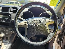 View Toyota Kluger 2010 4 Door Station Wagon