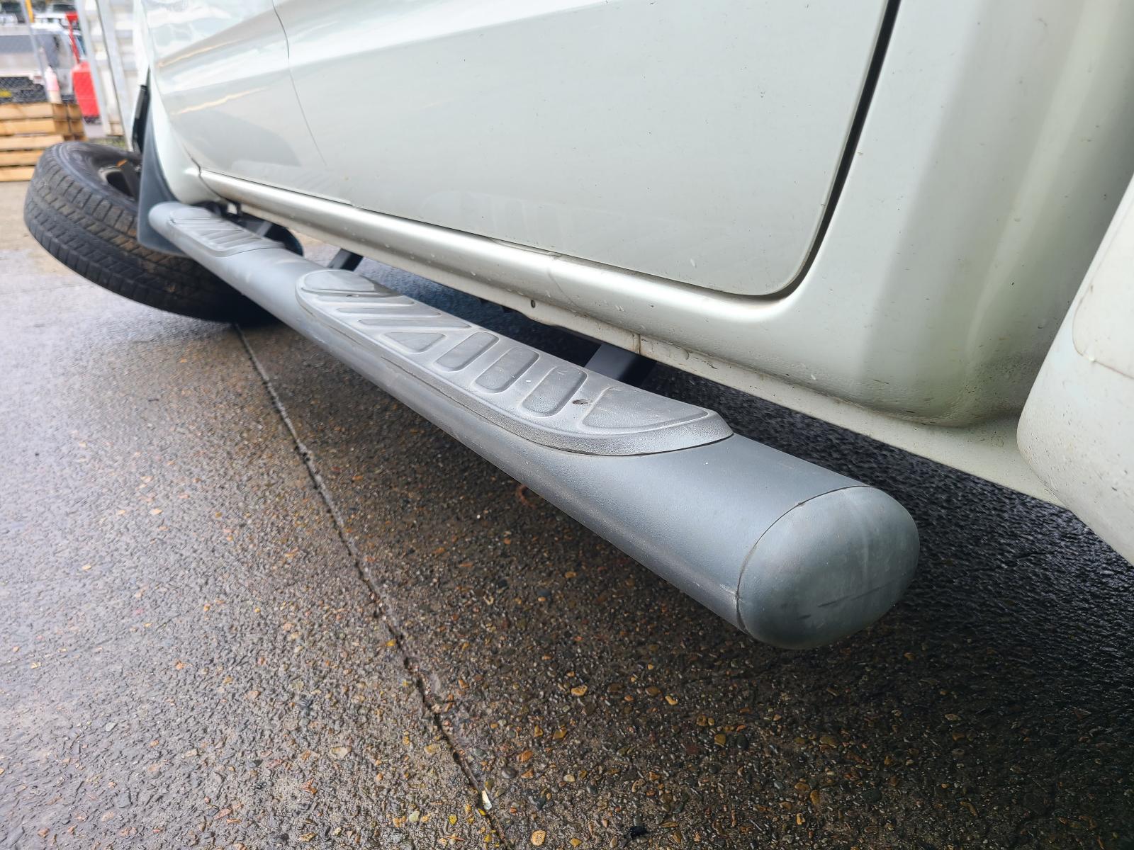 View Nissan Navara 2012 4 Door Utility