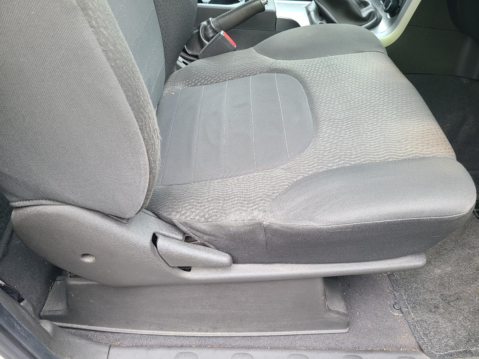 View Nissan Navara 2012 4 Door Utility
