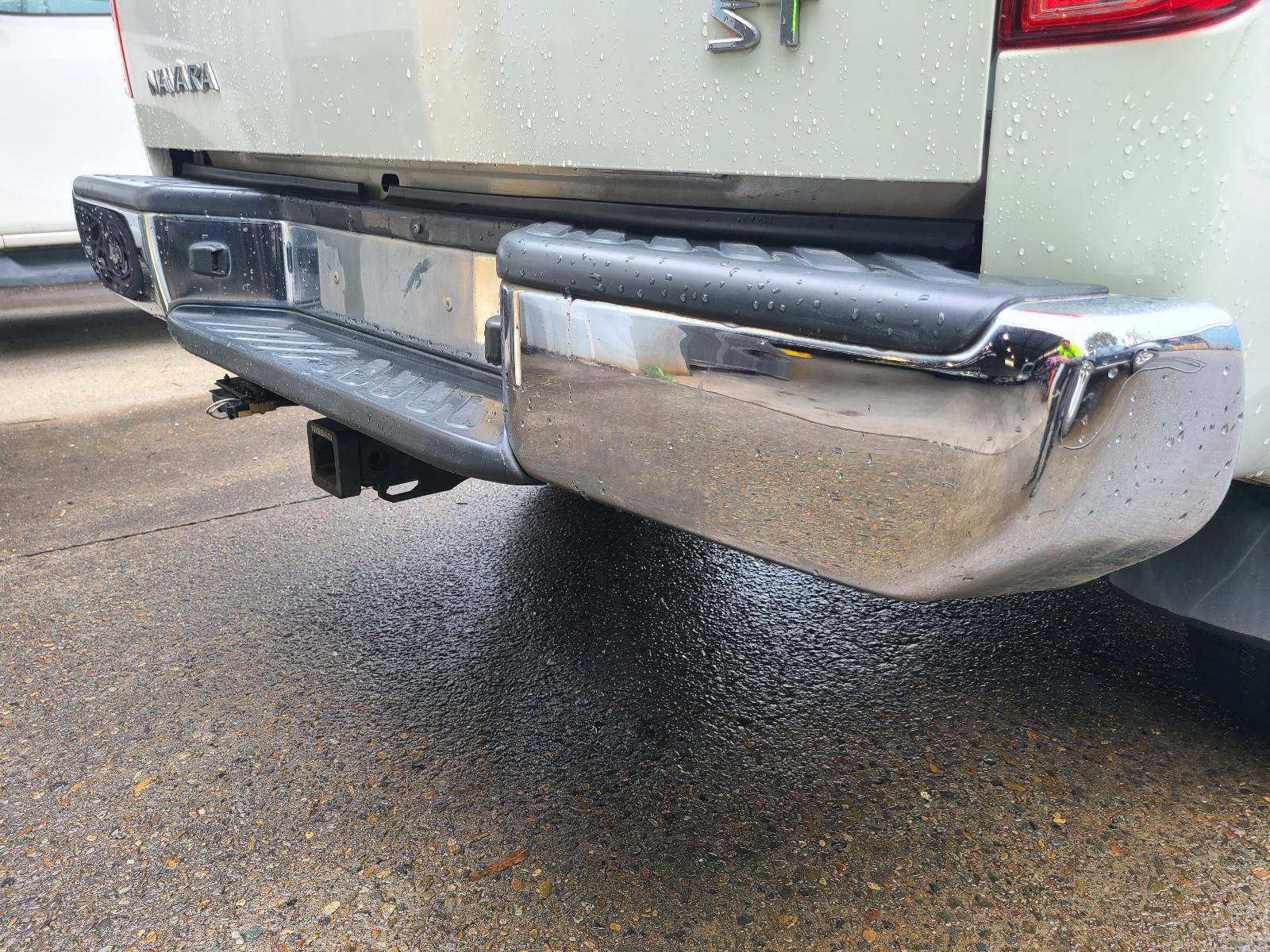 View Nissan Navara 2012 4 Door Utility
