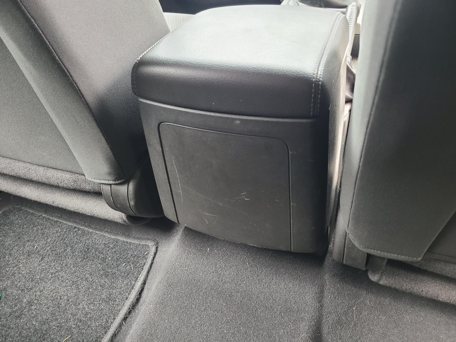 View Nissan Navara 2012 4 Door Utility
