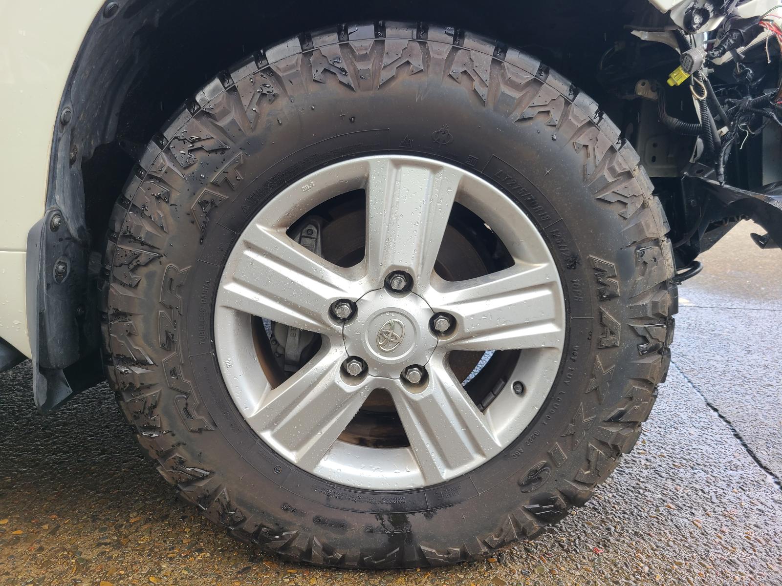 View Toyota Landcruiser 2013 4 Door Station Wagon