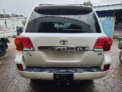 View Toyota Landcruiser 2013 4 Door Station Wagon