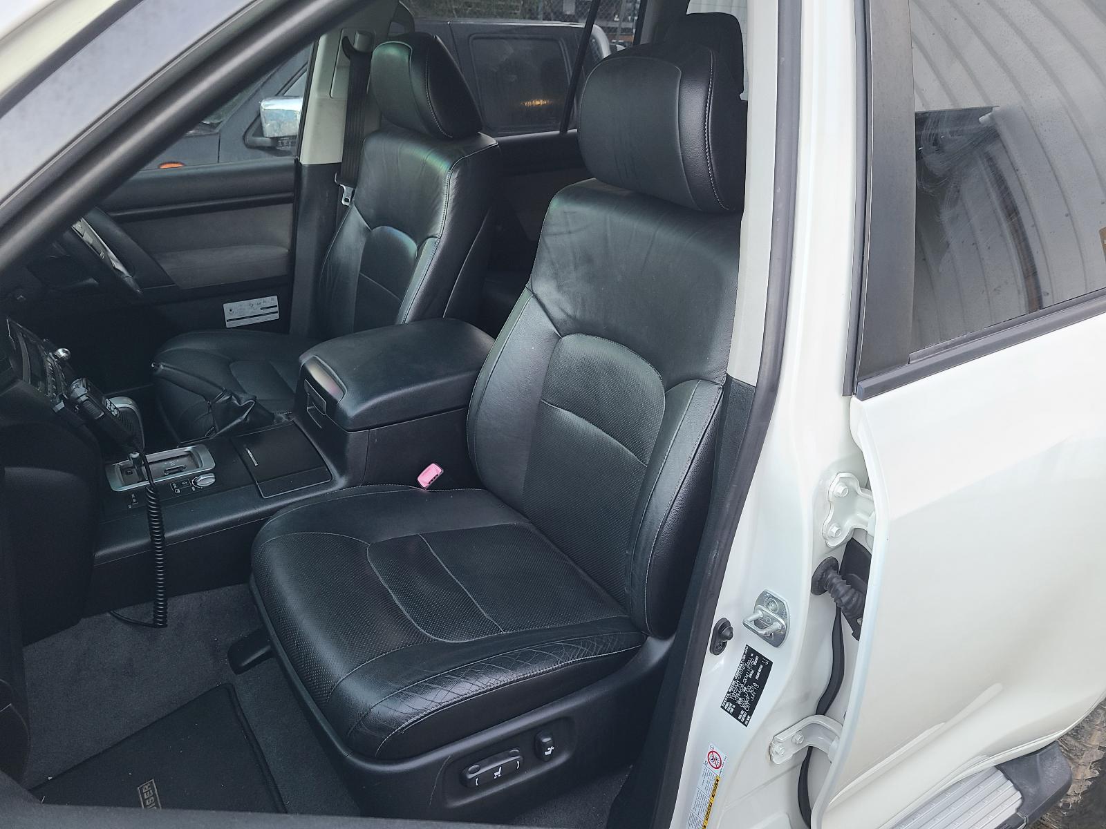 View Toyota Landcruiser 2013 4 Door Station Wagon