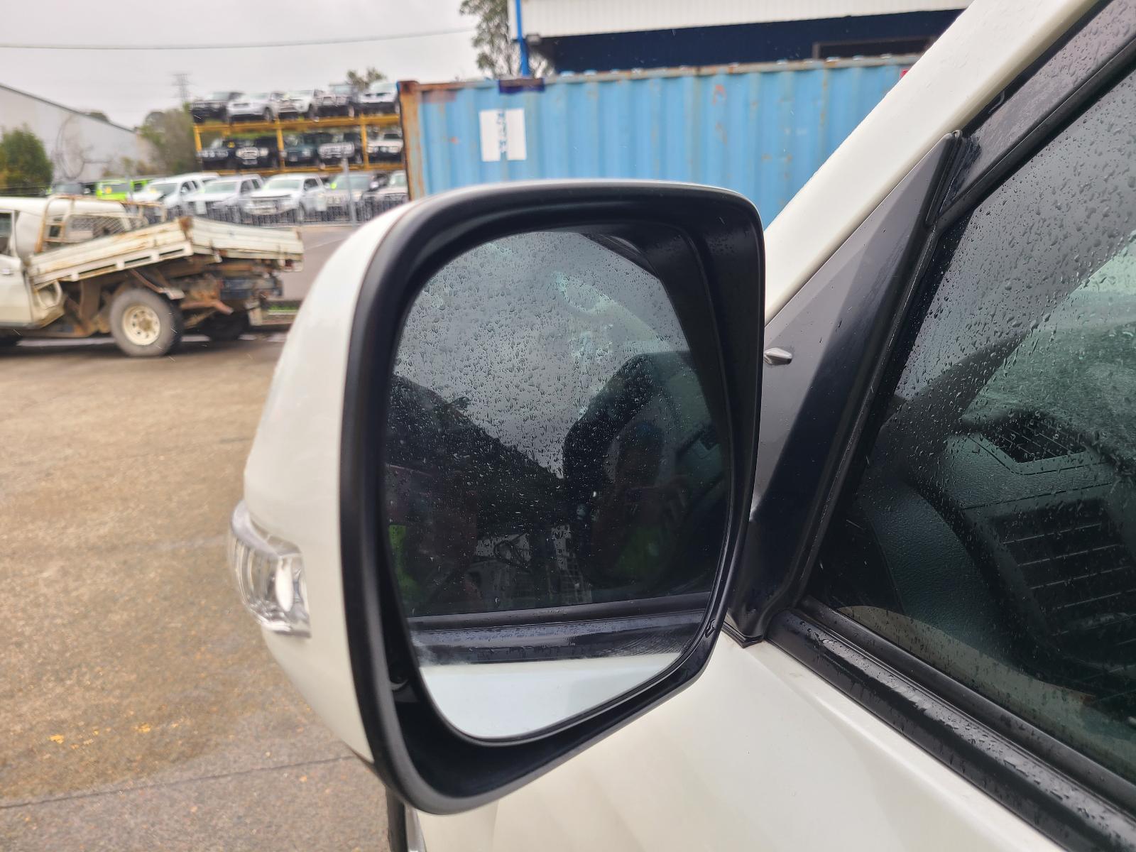 View Toyota Landcruiser 2013 4 Door Station Wagon