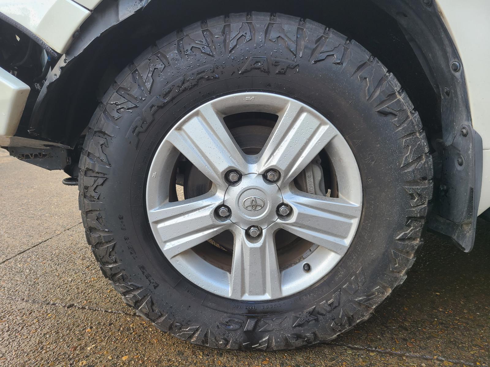 View Toyota Landcruiser 2013 4 Door Station Wagon