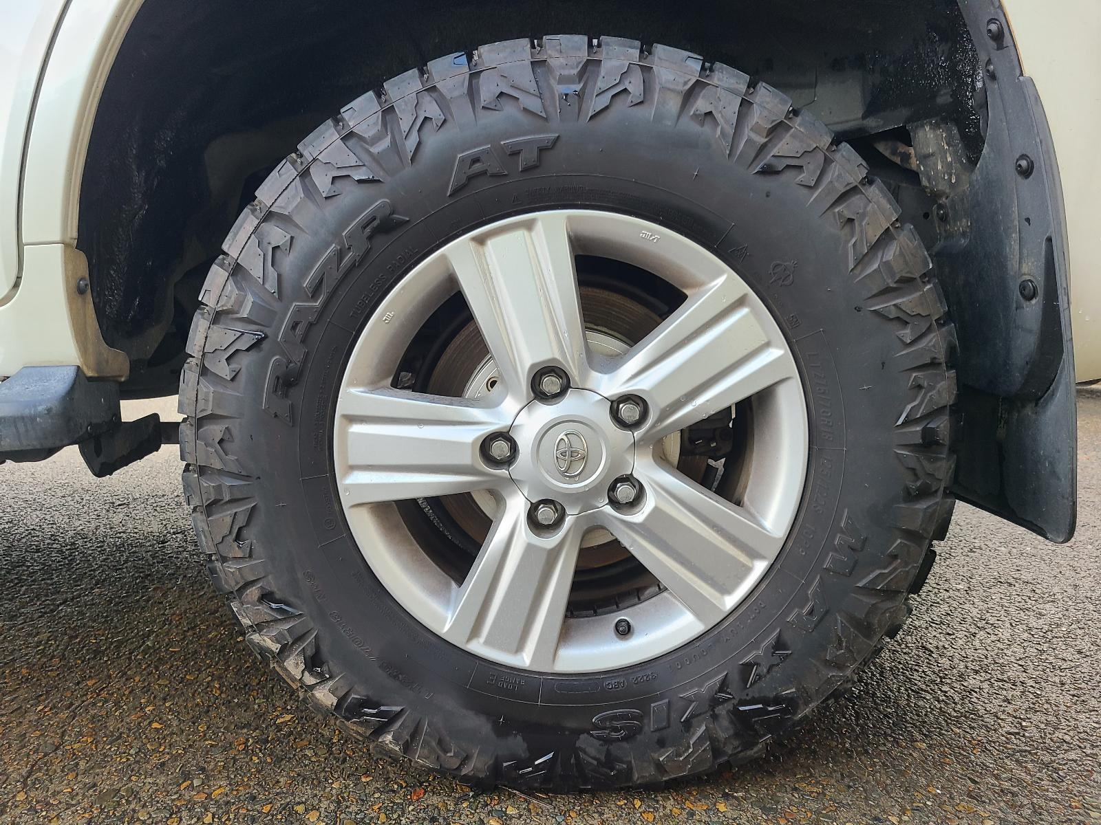 View Toyota Landcruiser 2013 4 Door Station Wagon