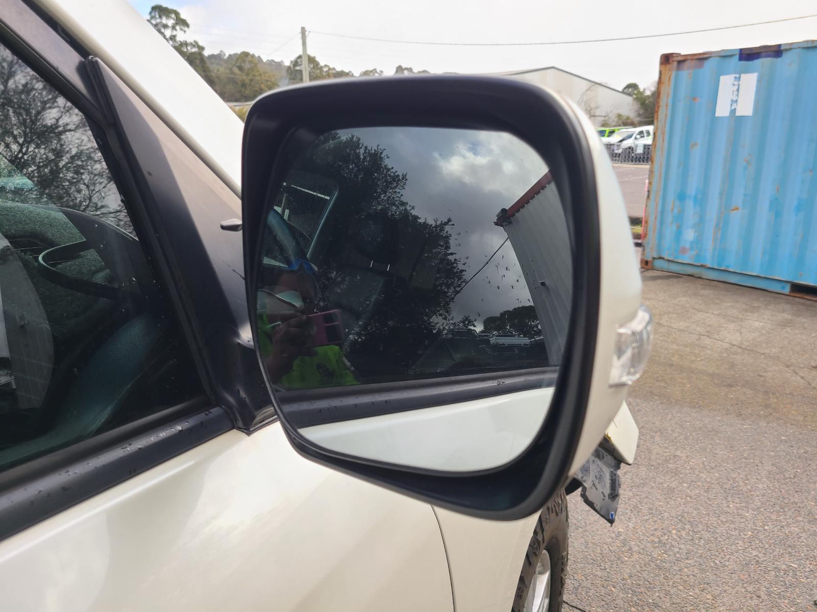 View Toyota Landcruiser 2013 4 Door Station Wagon