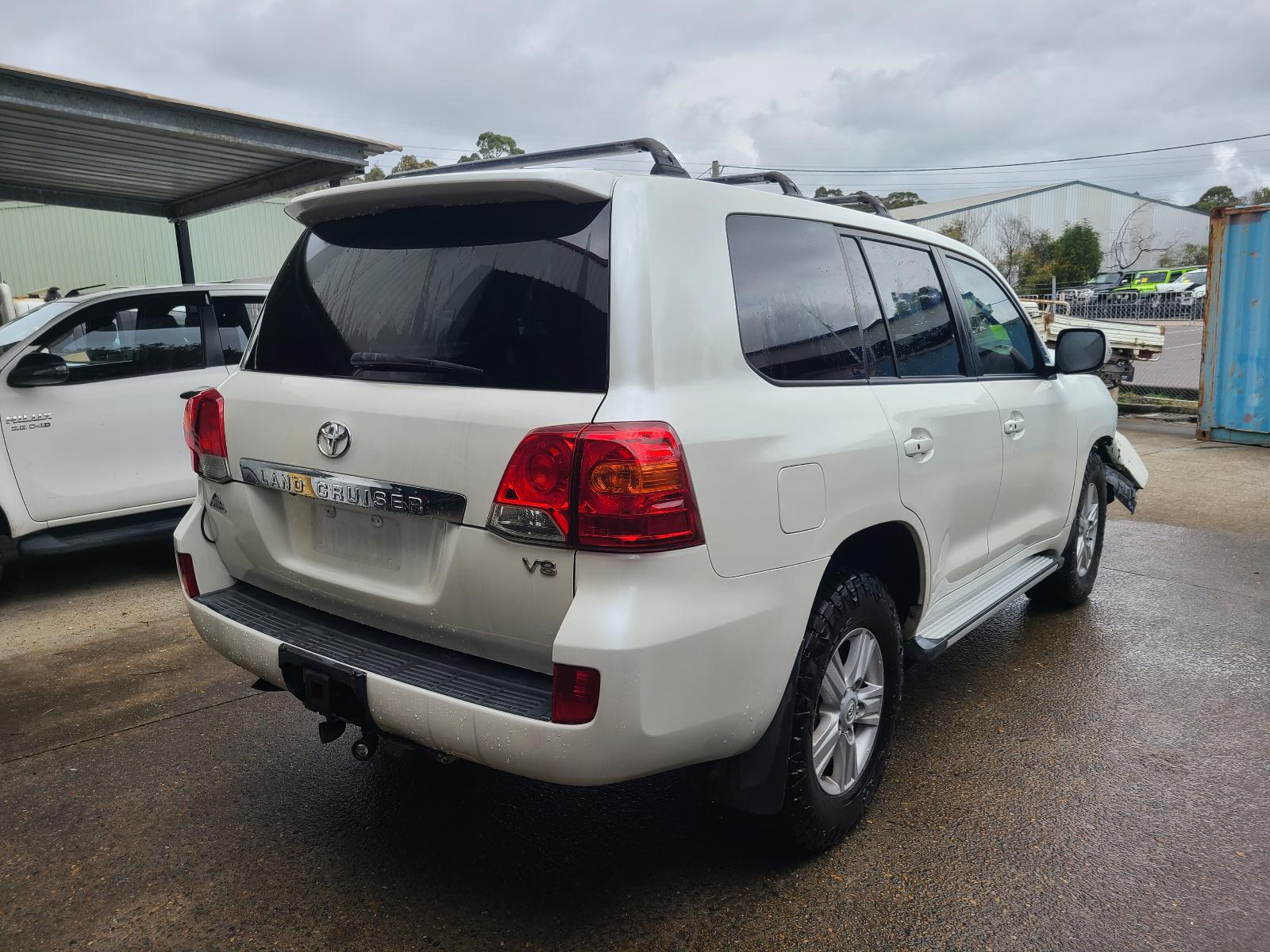 View Toyota Landcruiser 2013 4 Door Station Wagon