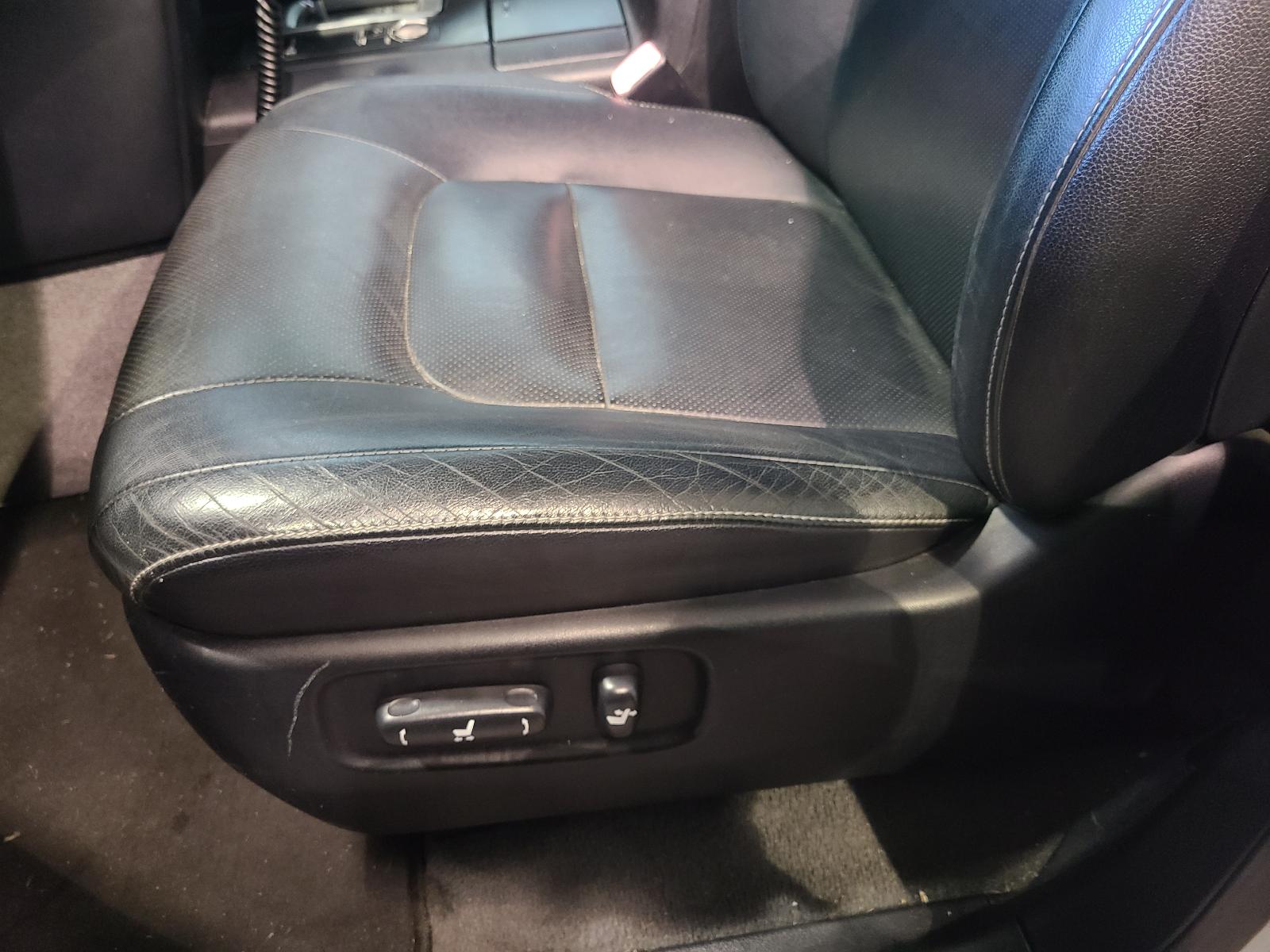 View Toyota Landcruiser 2013 4 Door Station Wagon