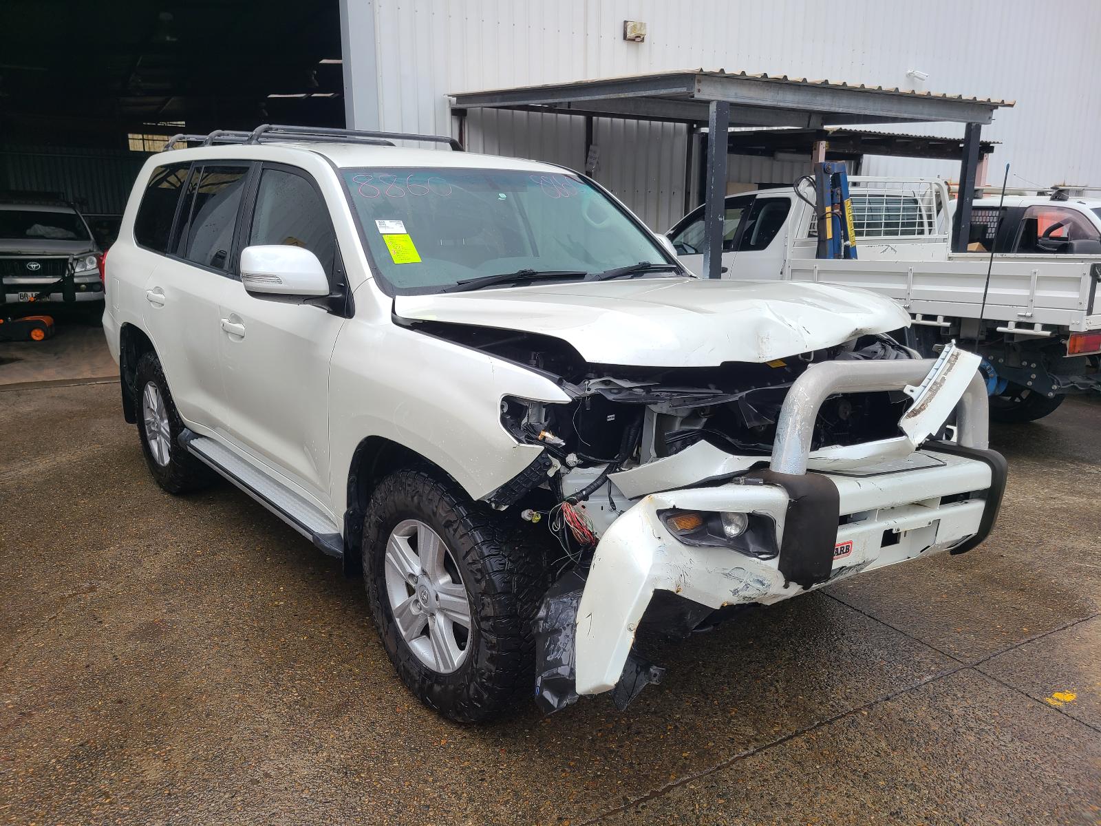 View Toyota Landcruiser 2013 4 Door Station Wagon