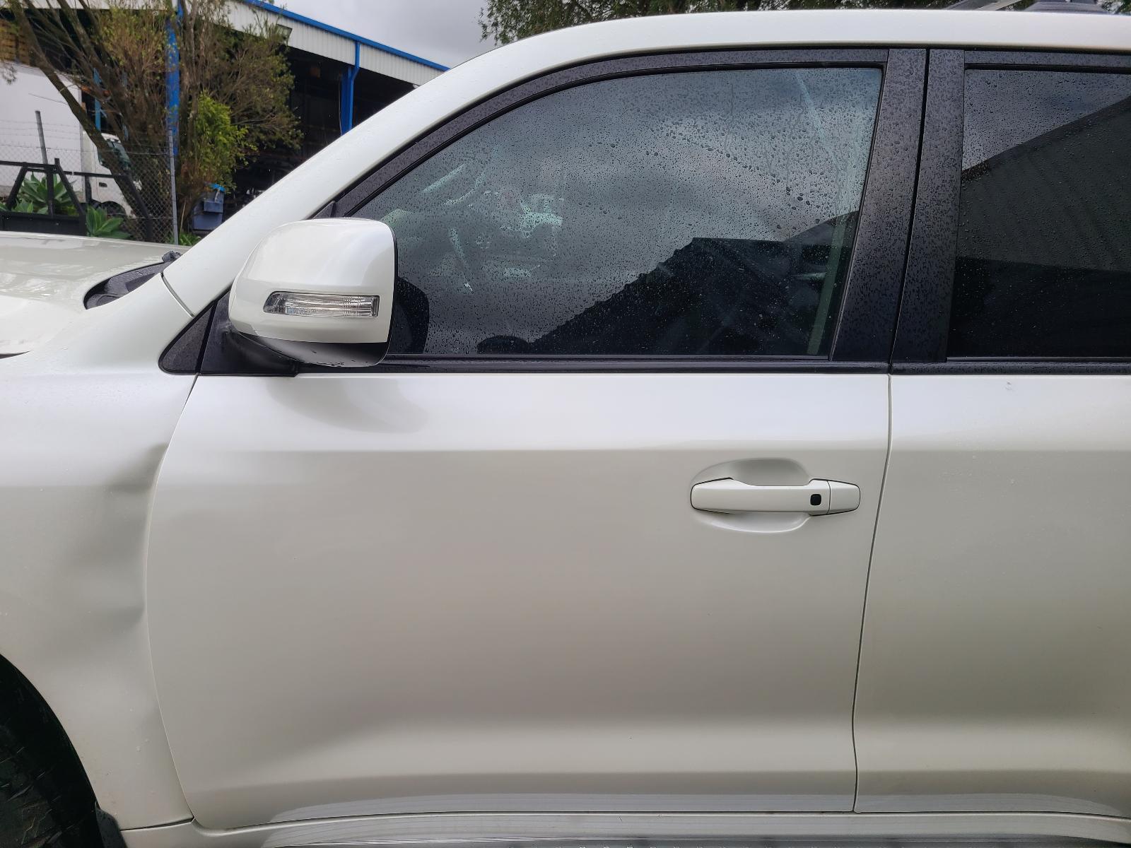 View Toyota Landcruiser 2013 4 Door Station Wagon