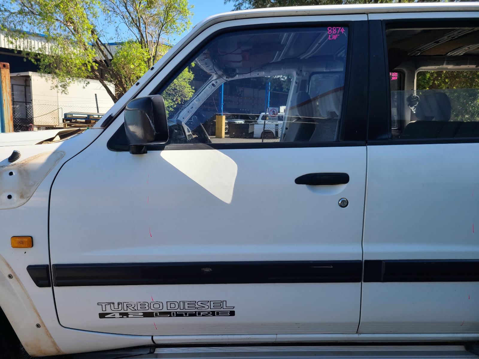 View Nissan Patrol 1999 4 Door Station Wagon