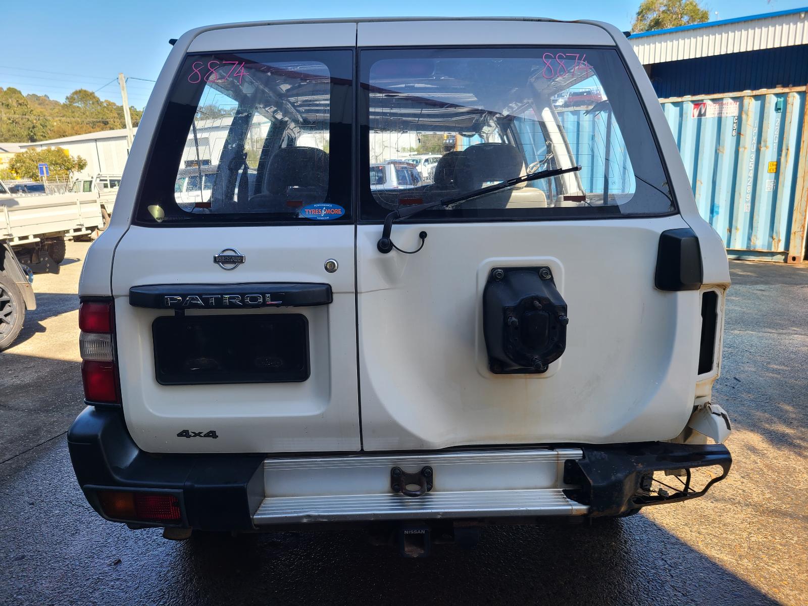 View Nissan Patrol 1999 4 Door Station Wagon