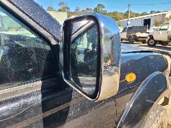 View Nissan Navara 2013 4 Door Utility