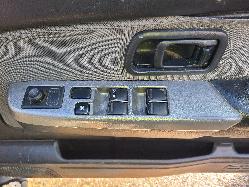View Nissan Navara 2013 4 Door Utility