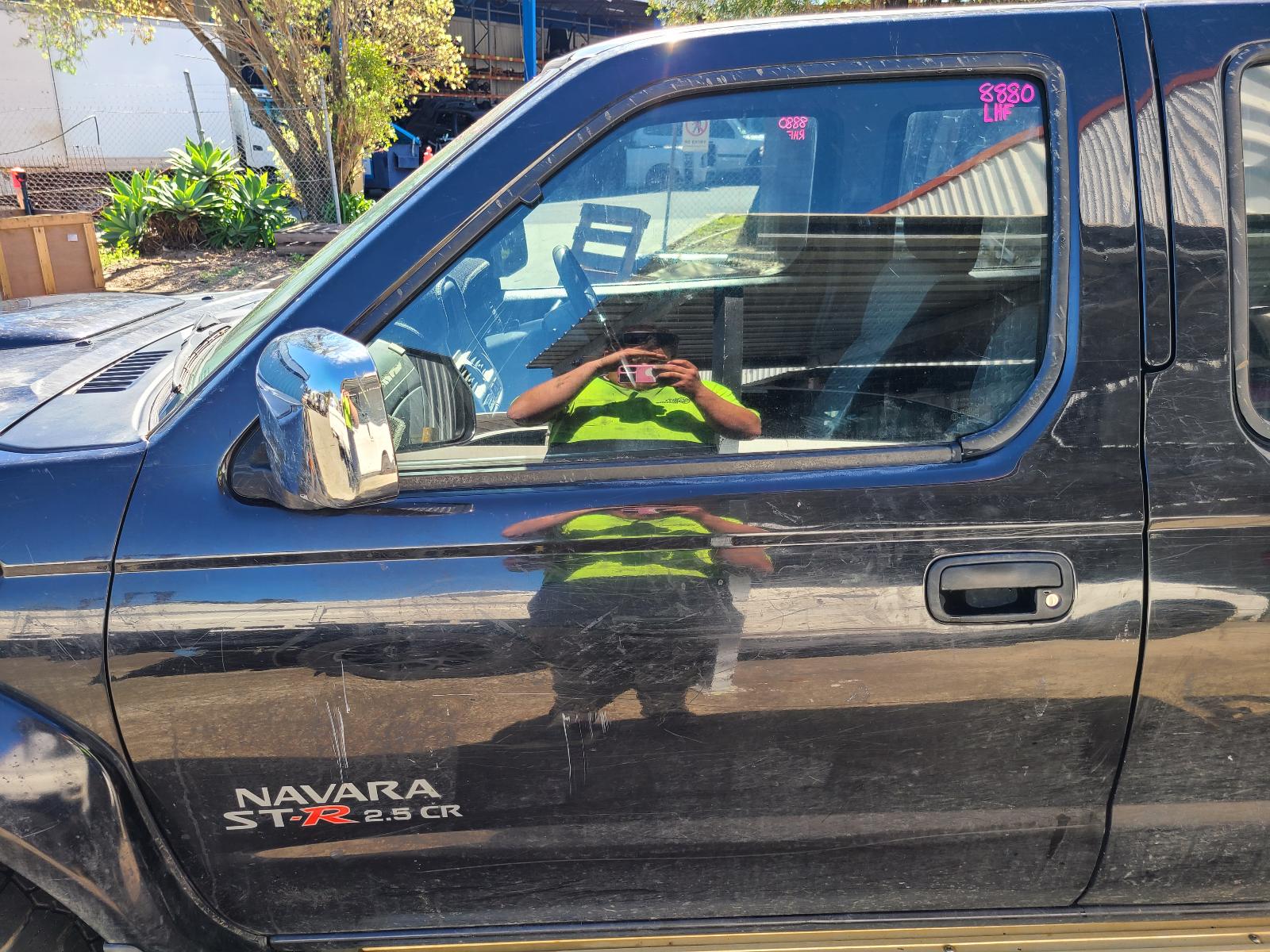 View Nissan Navara 2013 4 Door Utility