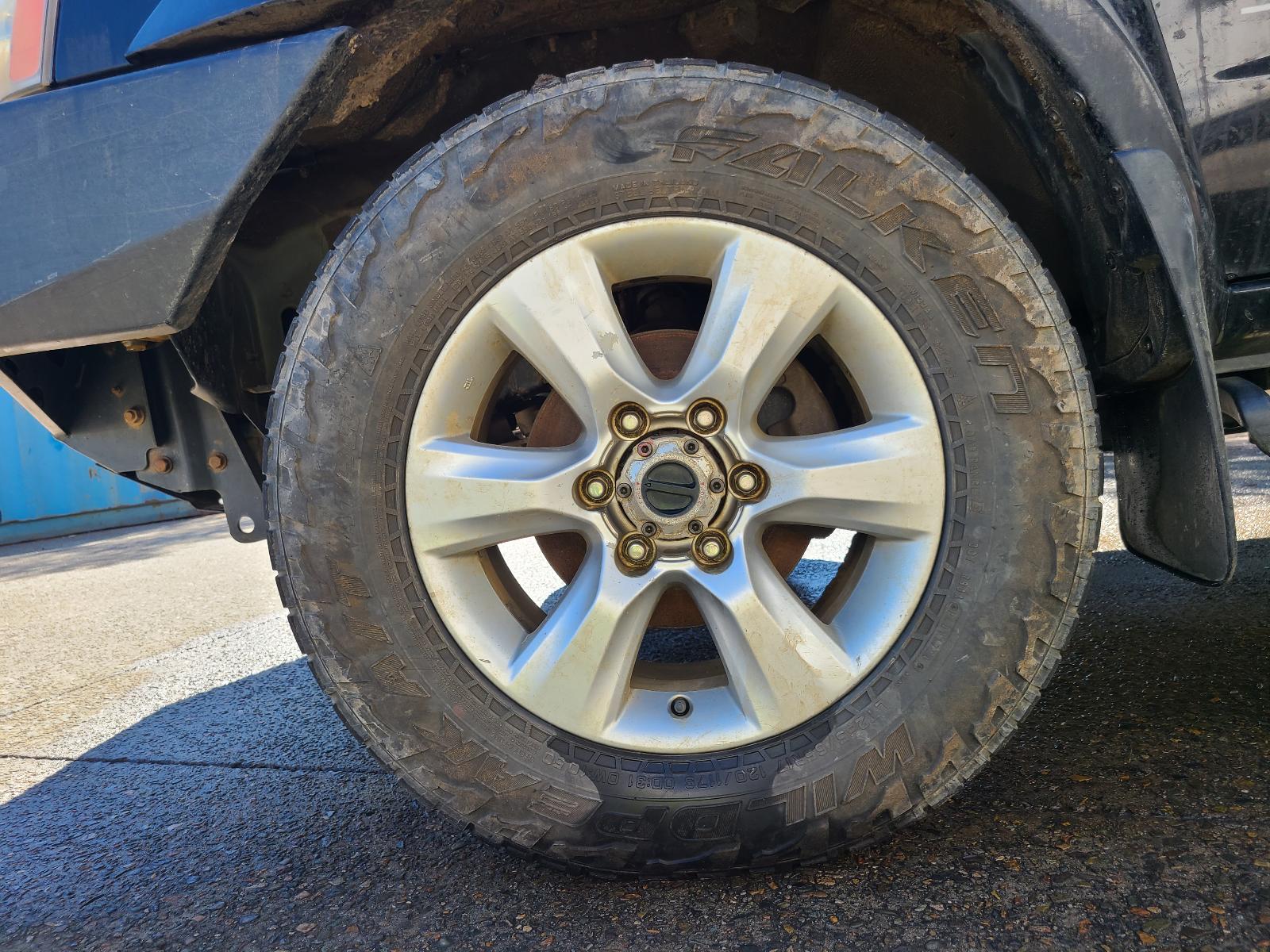 View Nissan Navara 2013 4 Door Utility