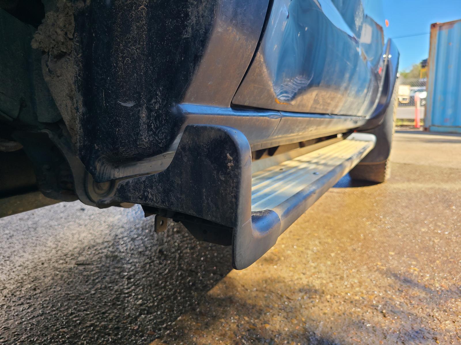 View Nissan Navara 2013 4 Door Utility