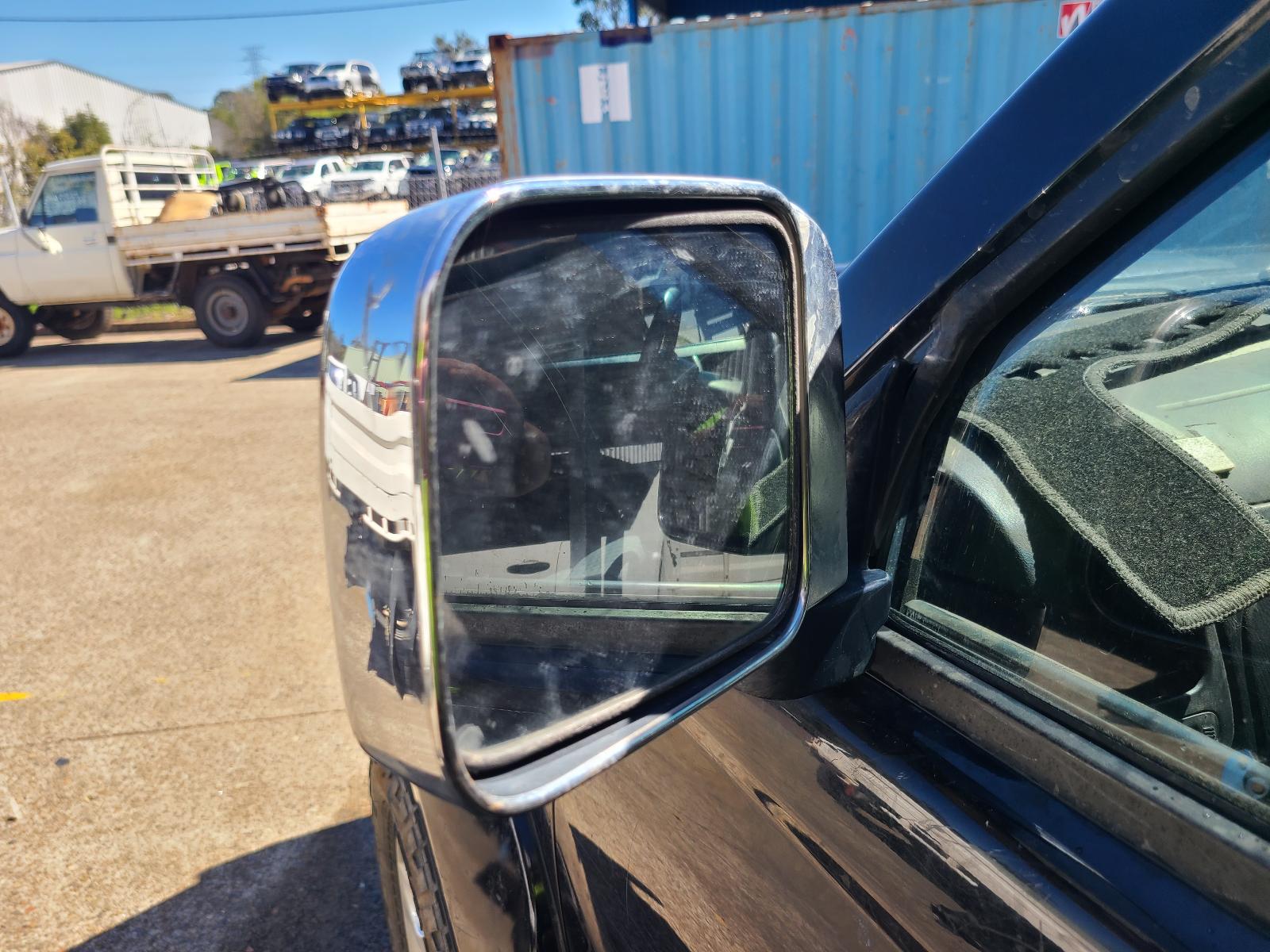 View Nissan Navara 2013 4 Door Utility