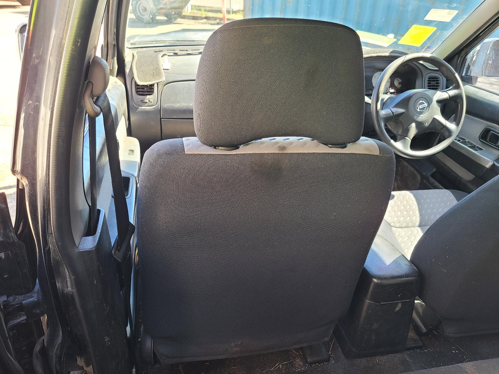 View Nissan Navara 2013 4 Door Utility