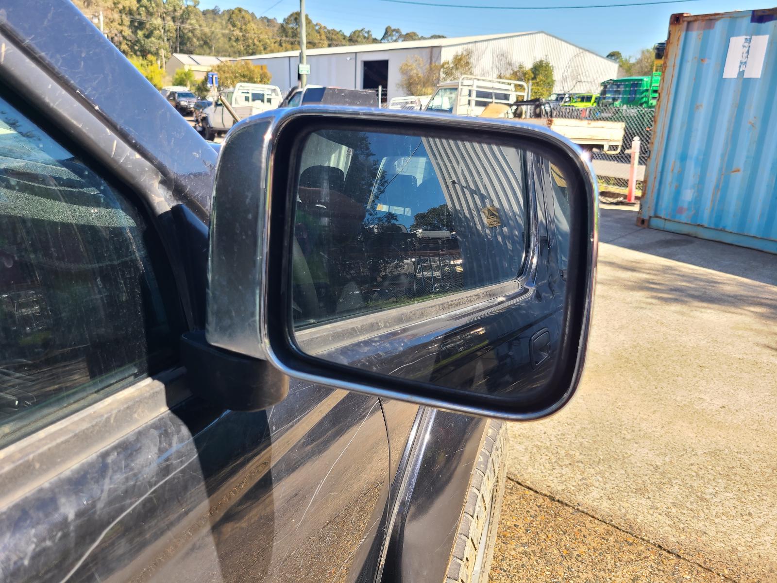View Nissan Navara 2013 4 Door Utility